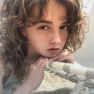 Meet your Posher, Violet